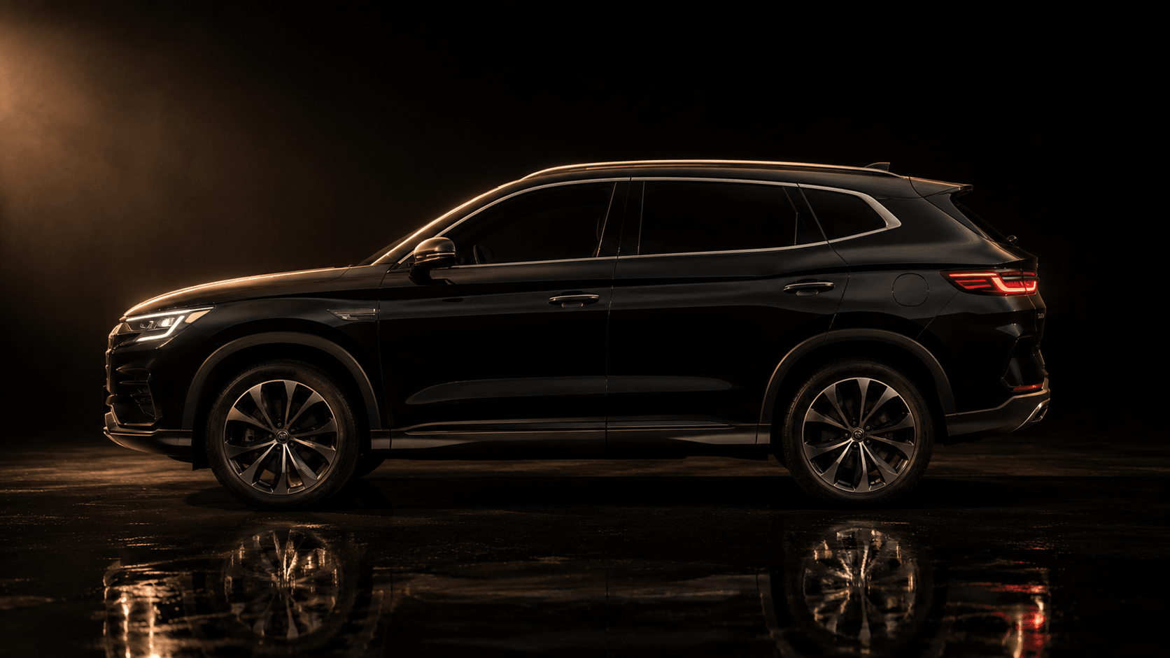 SUV executivo premium, vista lateral